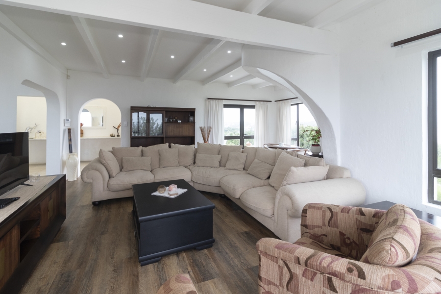 6 Bedroom Property for Sale in West Beach Eastern Cape